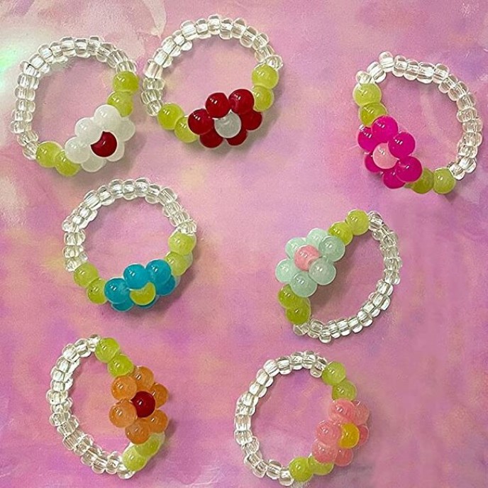 Beaded Flower Rings Set Daisy Cute Vintage Handmade Stretch Finger Rings 35PCS Beaded Flower Rings Set Daisy Cute Vintage Handmade Stretch Finger Rings 35PCS