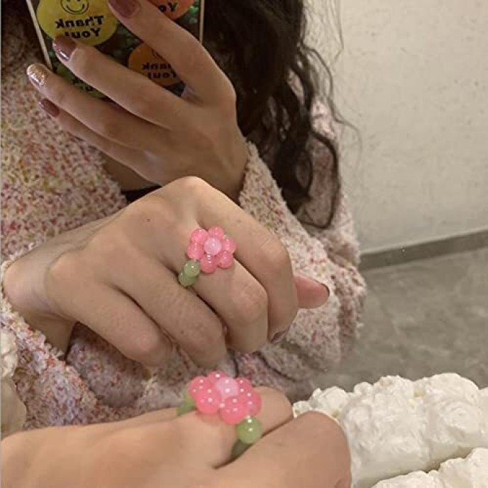 Beaded Flower Rings Set Daisy Cute Vintage Handmade Stretch Finger Rings 35PCS Beaded Flower Rings Set Daisy Cute Vintage Handmade Stretch Finger Rings 35PCS