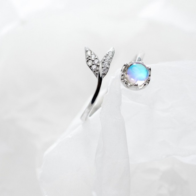 925 Sterling Silver Crystal Moonstone Mermaid Rings 6 pcs 925 Sterling Silver Crystal Moonstone Mermaid Rings 6 pcs